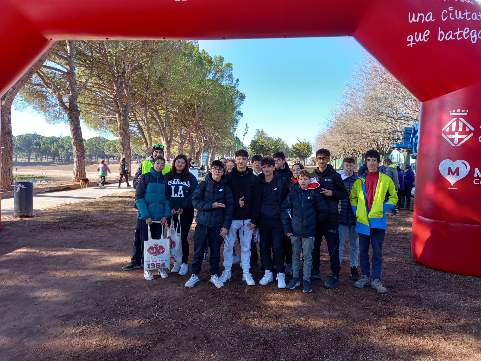 El Servei Comunitari participa amb la Cursa per la Vida de la Marató